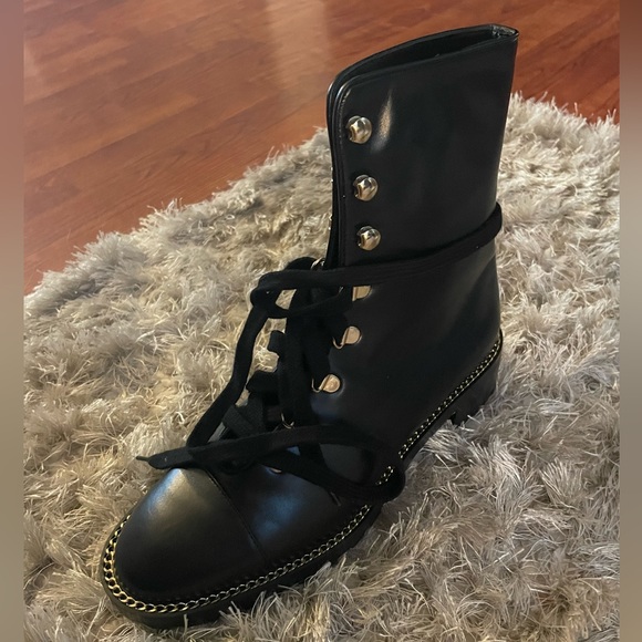 BNIB Stuart Weitzman Kolbie Chain Booties - Picture 7 of 9